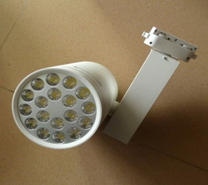 led܉led̈չʾ 
P(gun)I: